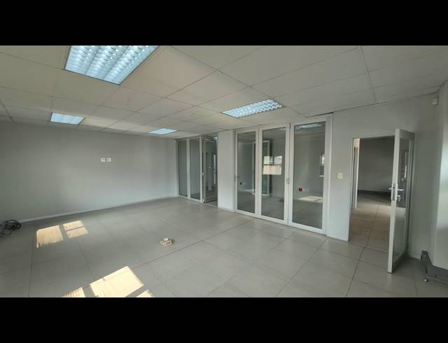 210M² OFFICE TO LET IN ERASMUSKLOOF